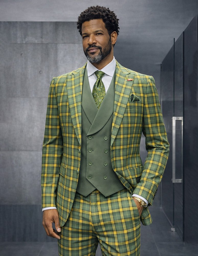 3PC PLAID SUIT WITH SOLID COLOR CONTRAST DOUBLE BREASTED VEST. SUPER 200'S ITALIAN WOOL AND CASHMERE FABRIC. MODERN FIT FLAT FRONT PANTS